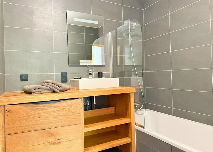 Pierra Néva, Terrasse Et Confort 4 étoiles